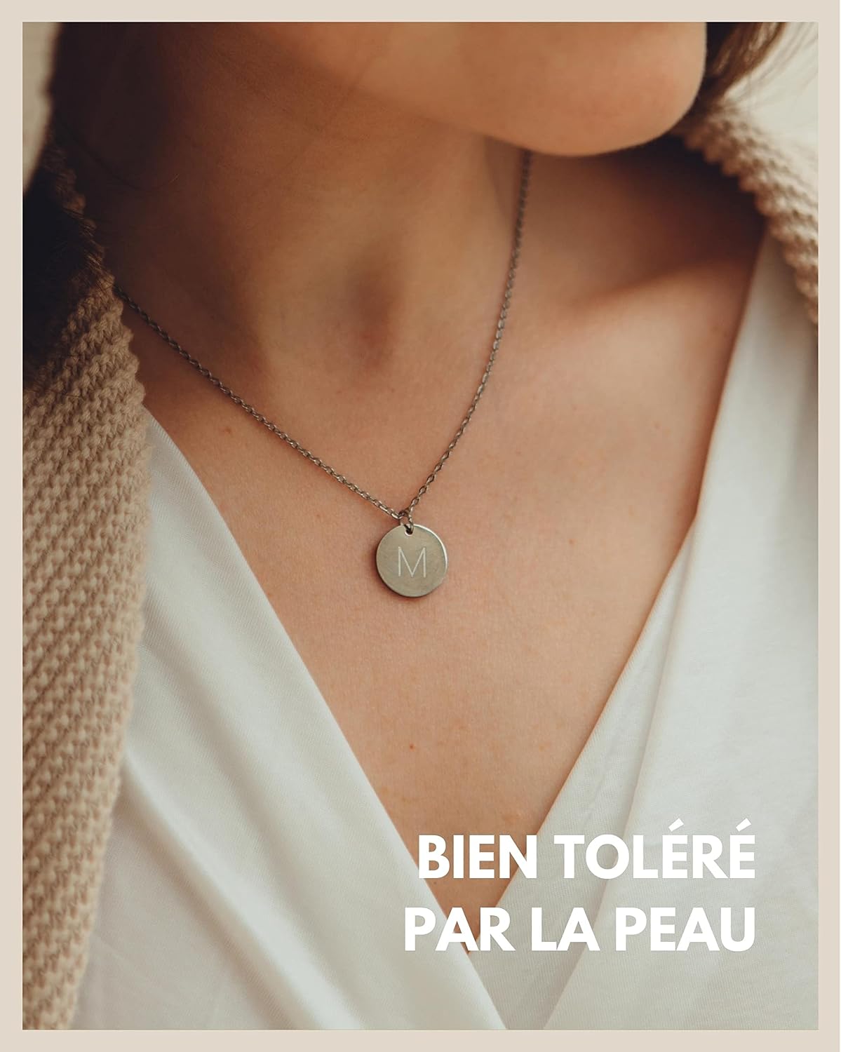 Detalle 2 de GD GOOD.designs collier lettre gravée argenté