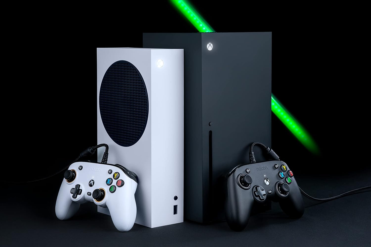 Detalle 2 de Nacon Pro Compact Controller blanc USB pour Xbox One, Xbox Series X|S et PC (Windows 10)