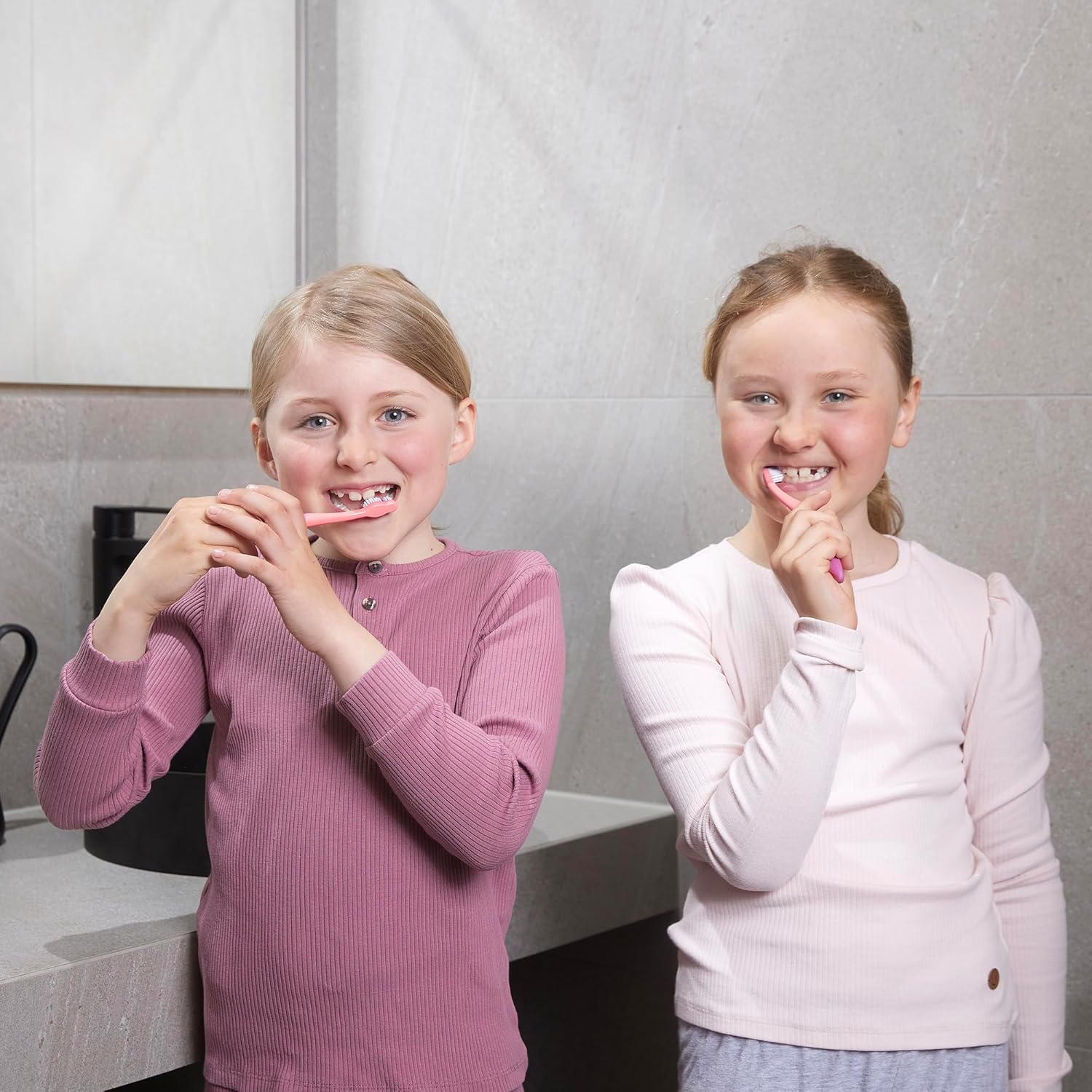 Thumbnail 6 de Jordan Step 2 : Brosse à dents pour enfants (3–5 ans) — Pack 4, poils souples, double poignée