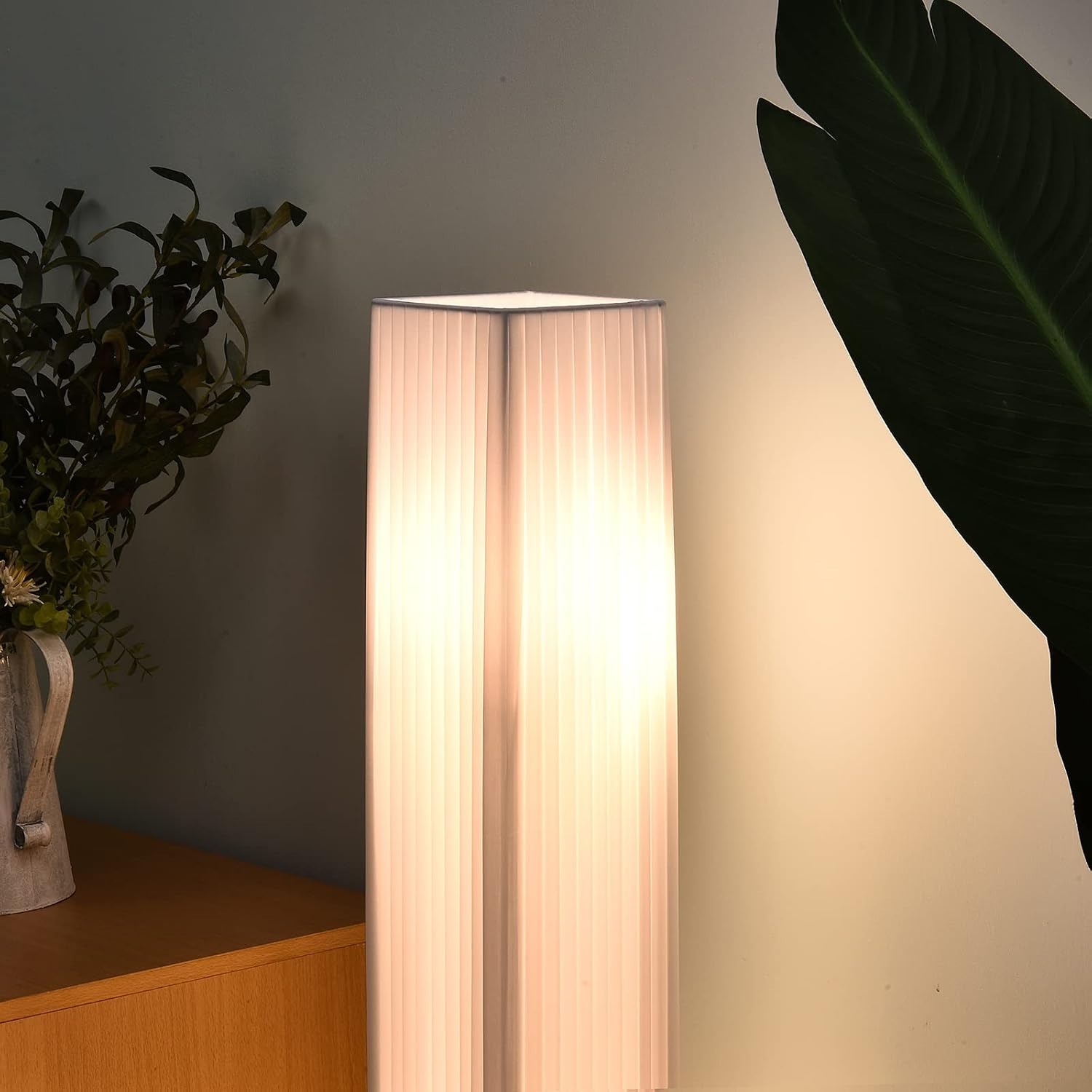 Detalle 2 de HOMCOM Lampadaire sur pied moderne 120 cm, abat-jour blanc et interrupteur au pied