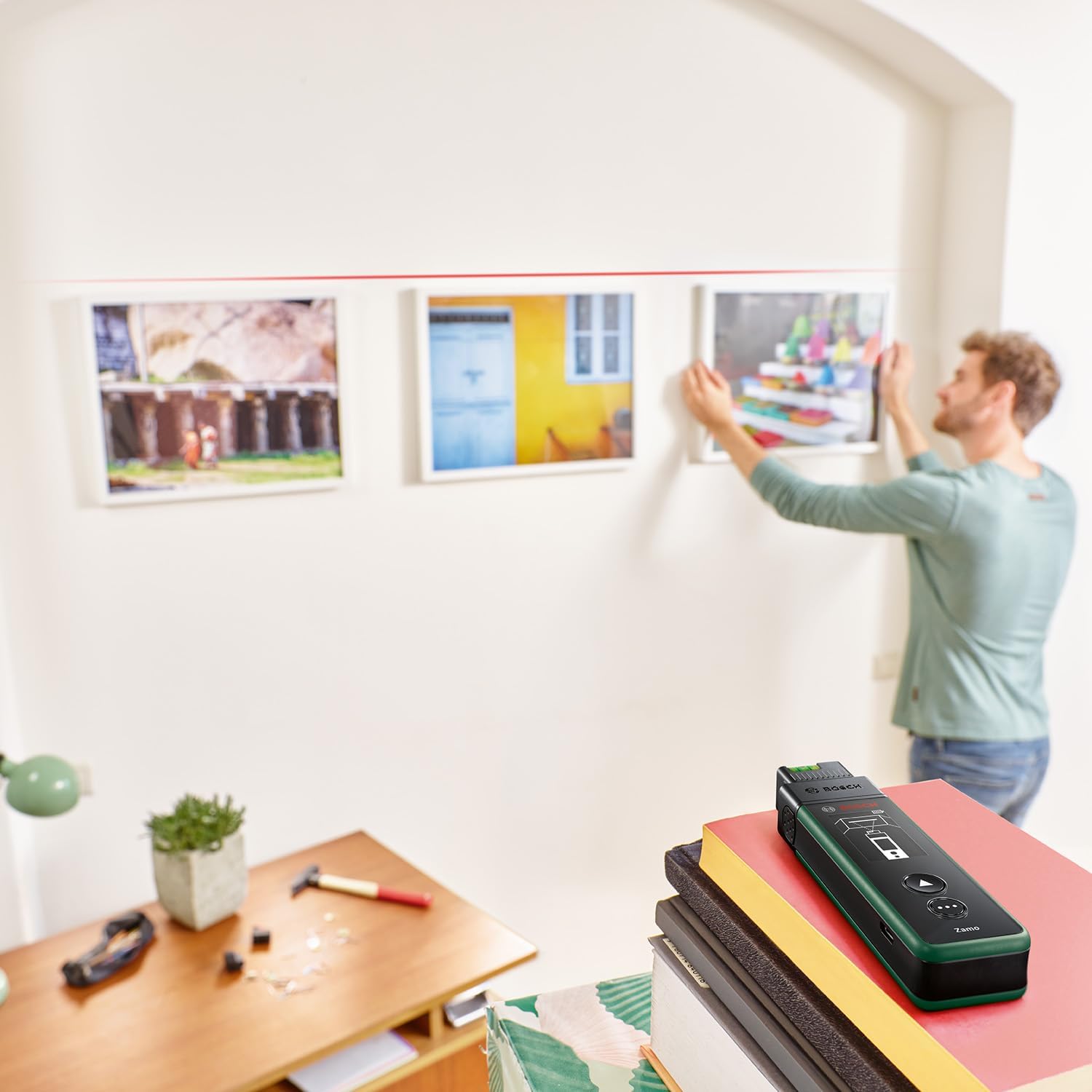 Detalle 2 de Bosch Télémètre laser Zamo 4e génération avec 3 adaptateurs (jusqu’à 25 m) et piles rechargeables USB-C