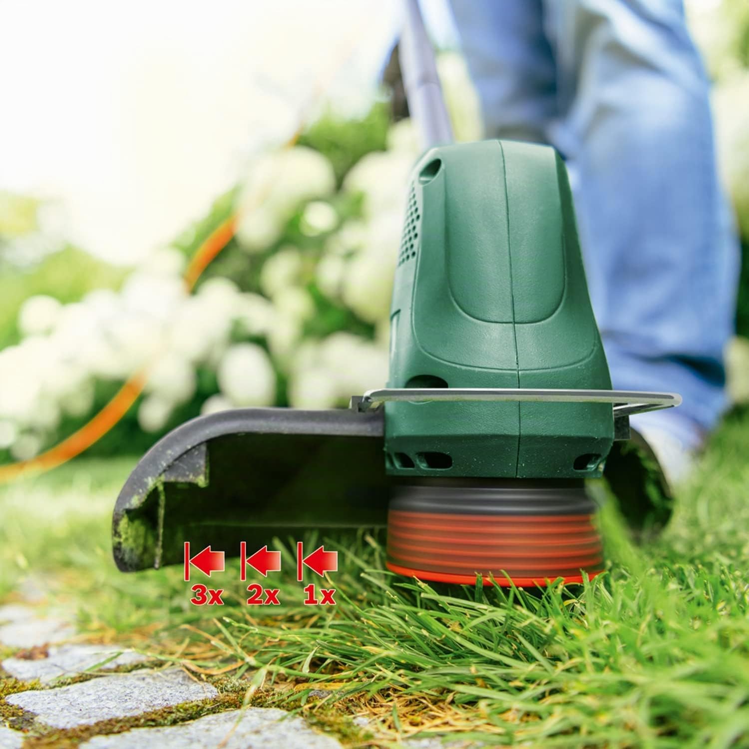 Detalle de Bosch EasyGrassCut 23 débroussailleuse électrique sur câble 280 W, diamètre de coupe 23 cm