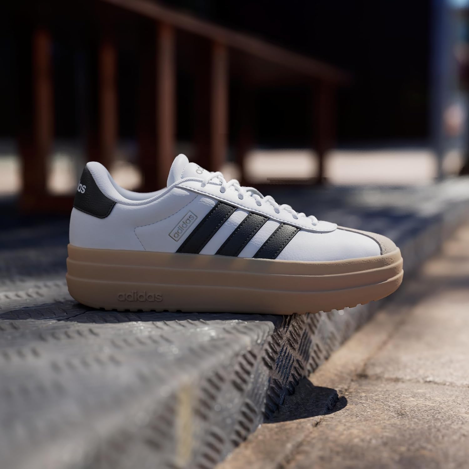 Detalle de Adidas VL Court Bold Femme – Chaussure polyvalente au plateau modeste