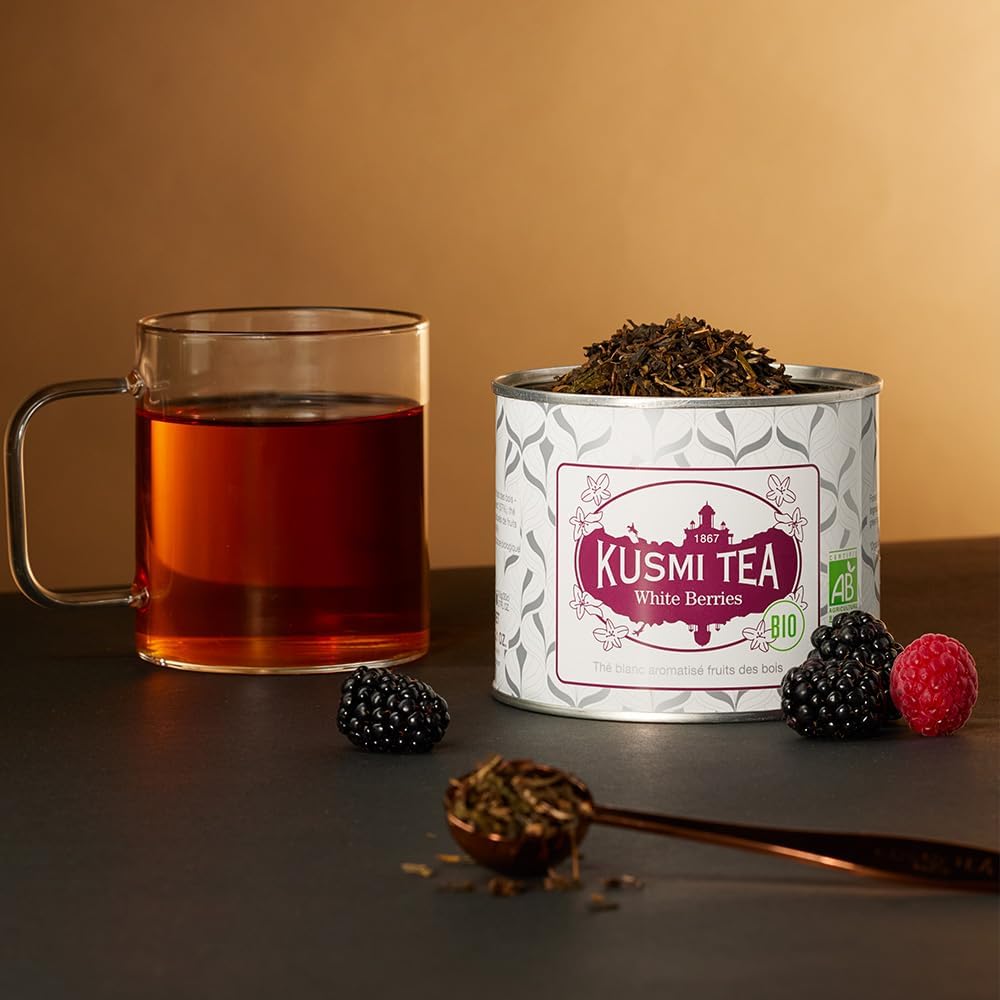 Detalle 2 de Kusmi Tea White Berries Bio – Thé blanc aux fruits des bois en boîte métal (90 g)