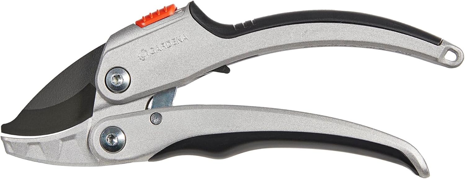 Detalle de Gardena Comfort B/L 8906-20 : sécateur alu à lame franche pour coupes précises jusqu’à 25 mm
