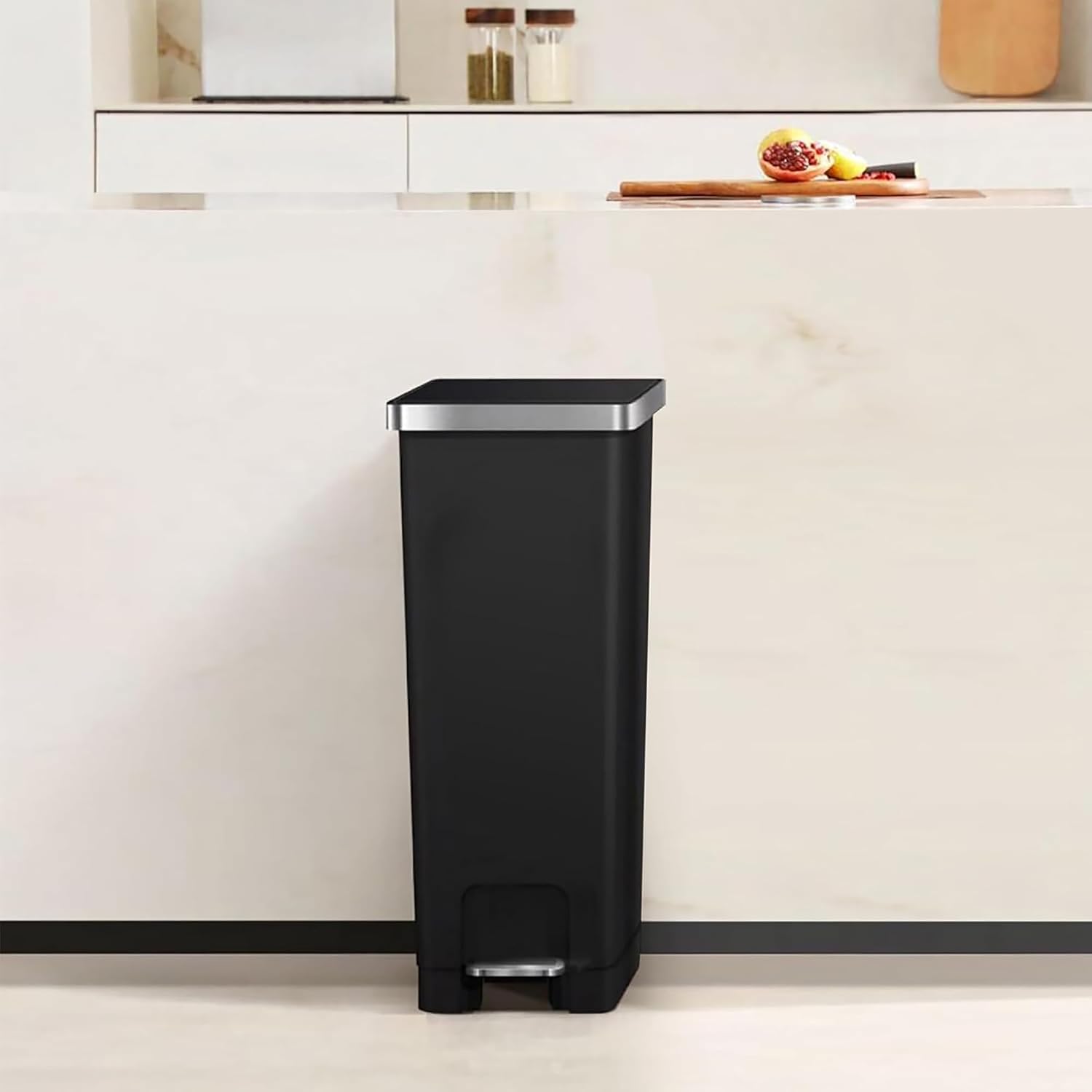 Detalle de EKO Poubelle Cuisine Hana 30L Noire avec Pédale – Finition sobre et fermeture silencieuse