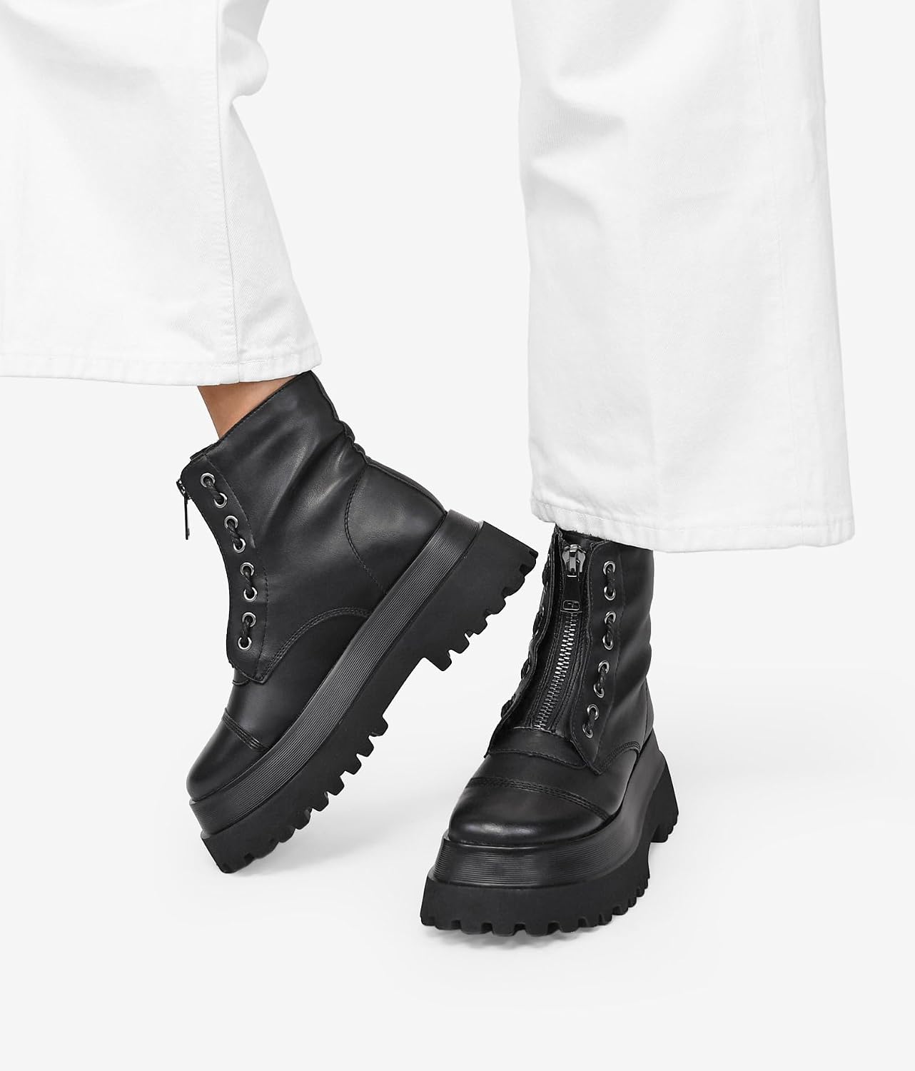 Detalle 2 de Bosanova Bottes militaires noires avec lacets ⚙
