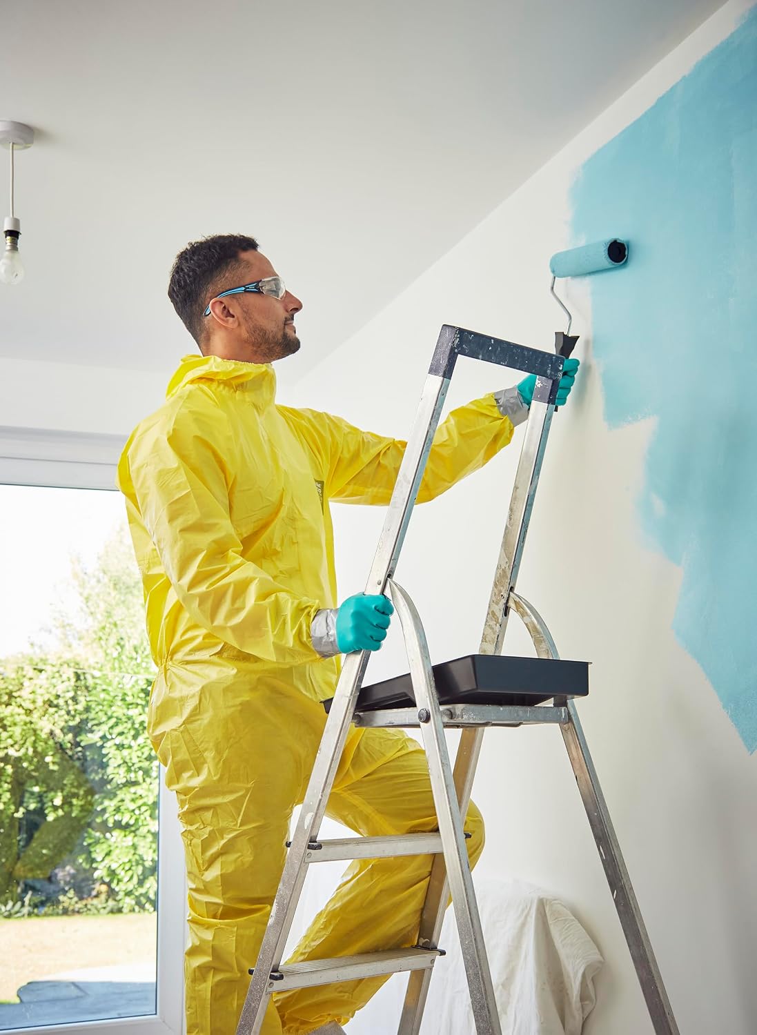 Detalle de Ansell AlphaTec 2300 Model 132 — Combinaison de travail jetable jaune, protection chimique type 3/4/5