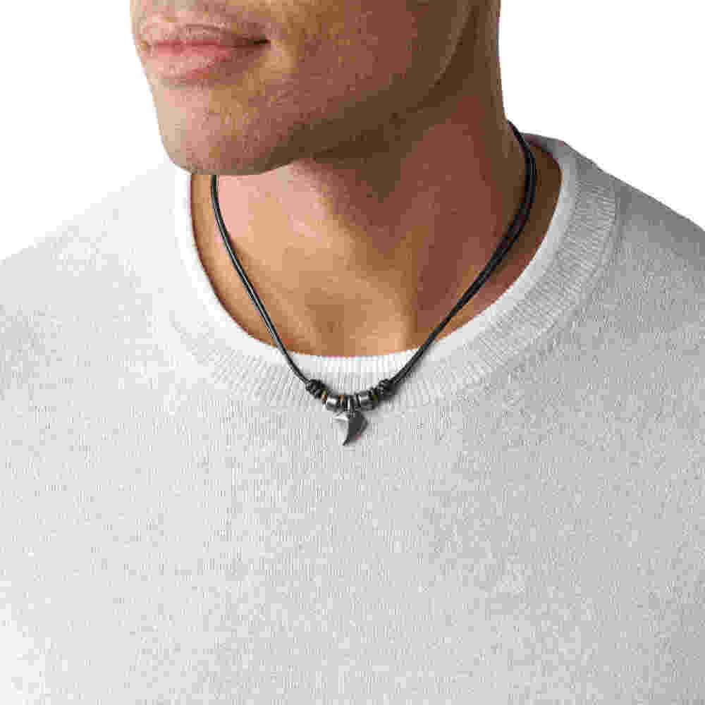Detalle de Fossil JF00899797 – collier homme vintage en cuir marron, finition mate
