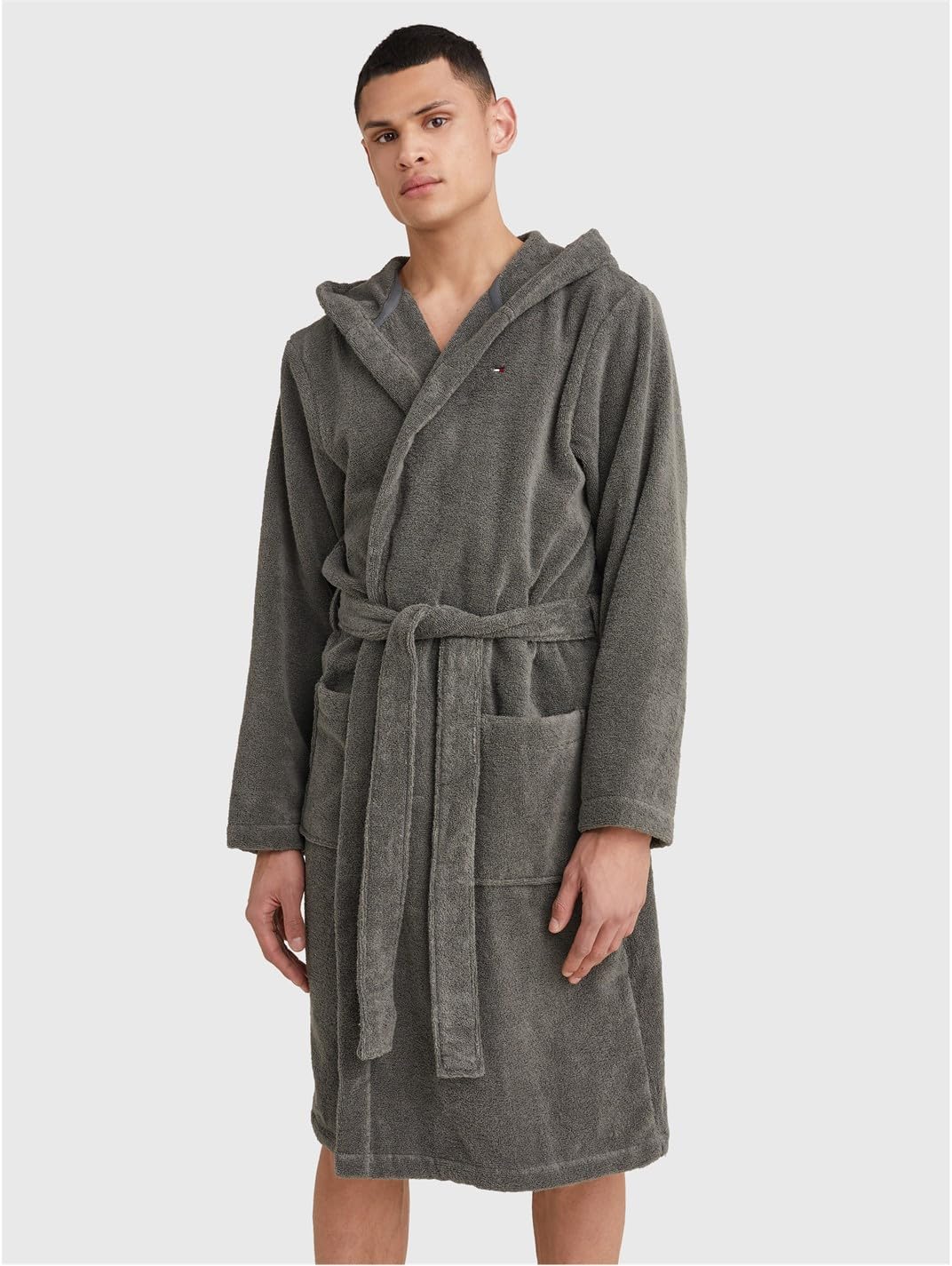 Detalle de Tommy Hilfiger Peignoir de Bain Homme Col Tissu Éponge — Confort intemporel et logo discret