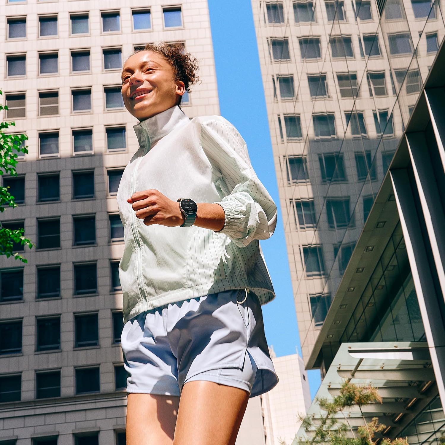 Detalle 2 de Samsung Galaxy Watch7 (40 mm) – Montre connectée crème avec suivi santé et sport, Bluetooth, Chargeur inclus
