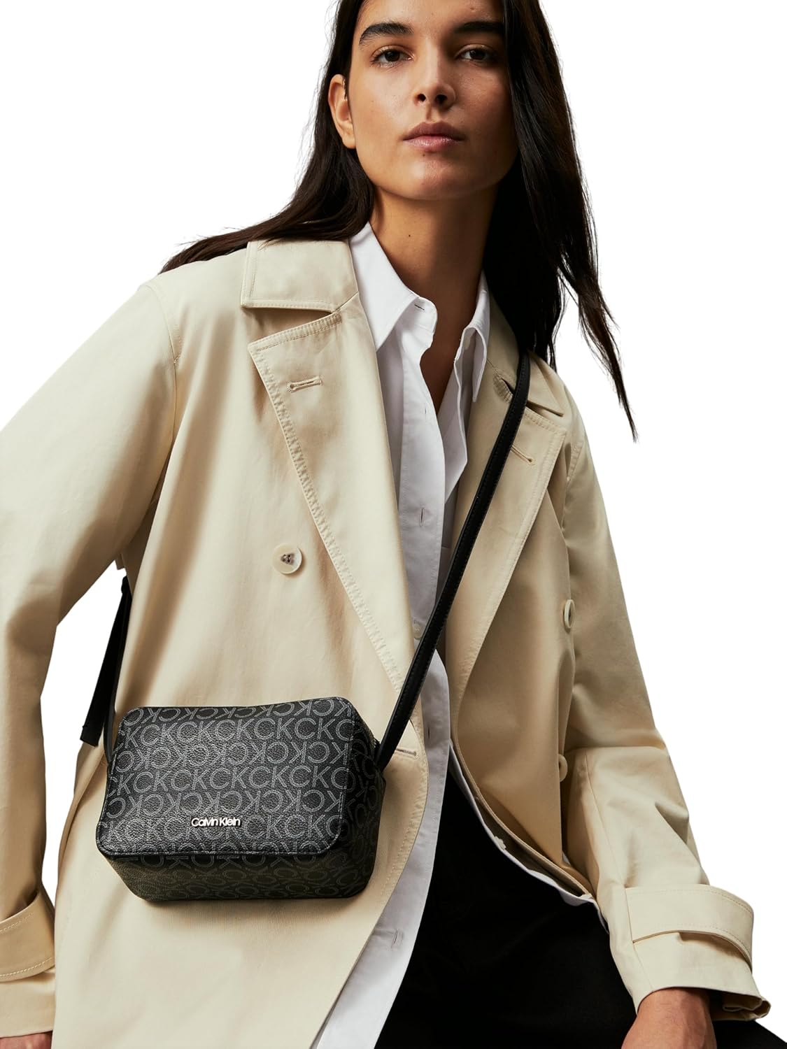 Detalle de Calvin Klein CK Must Camera Bag sac bandoulière petit noir