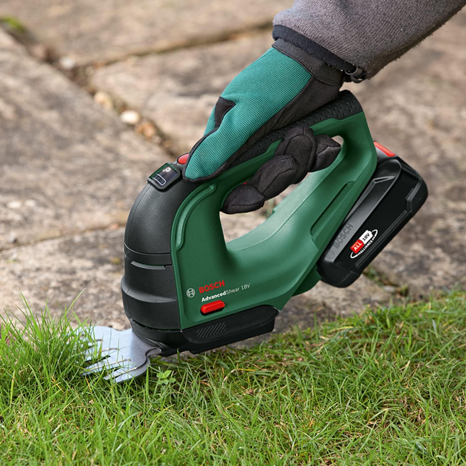 Detalle de Bosch AdvancedShear 18V-10 sans fil – cisaille à gazon avec lames pour taille-herbes et sculpte-haies