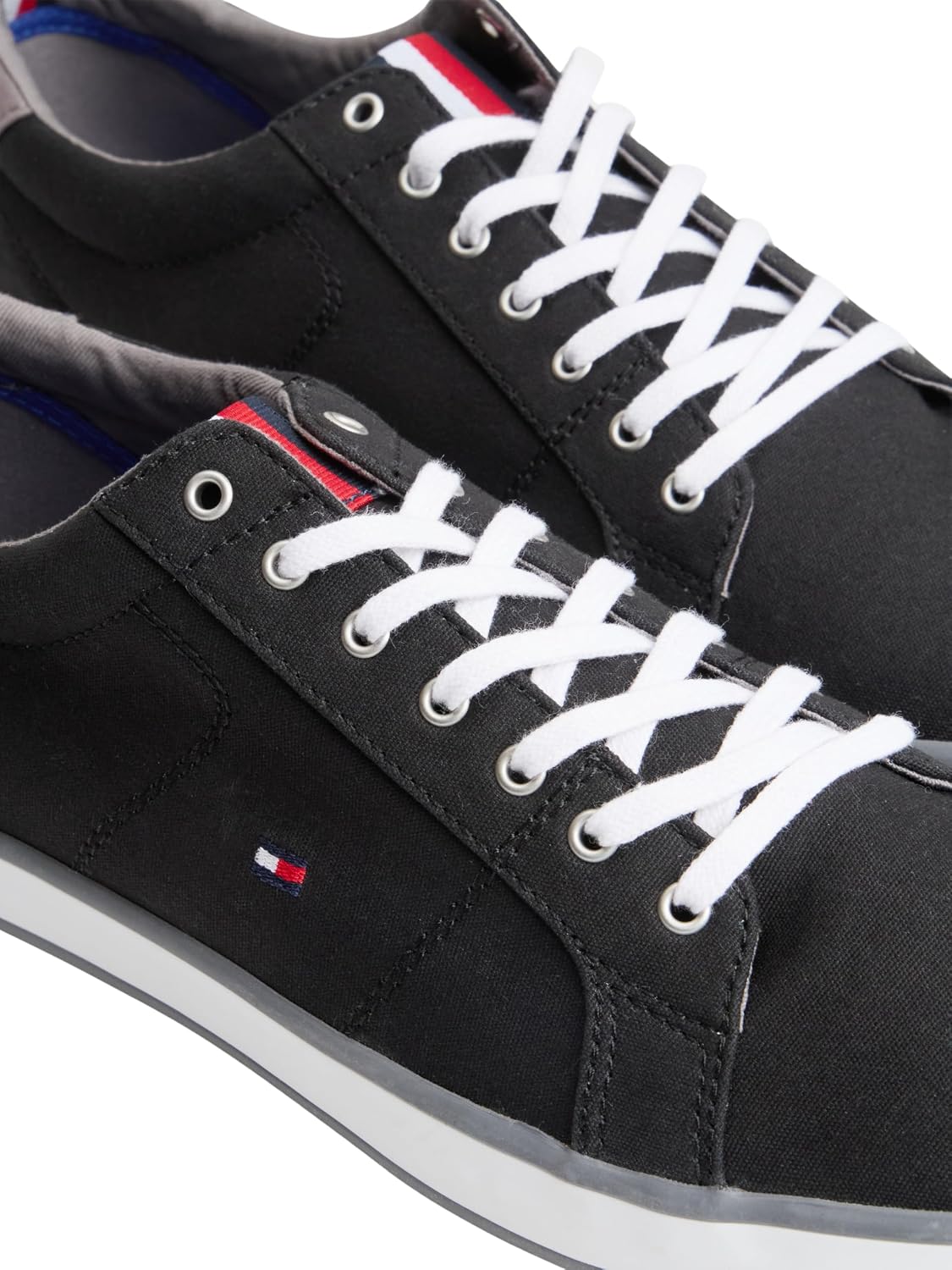 Detalle de Tommy Hilfiger Baskets Vulcanisées Homme – Élégance casual en toile légère