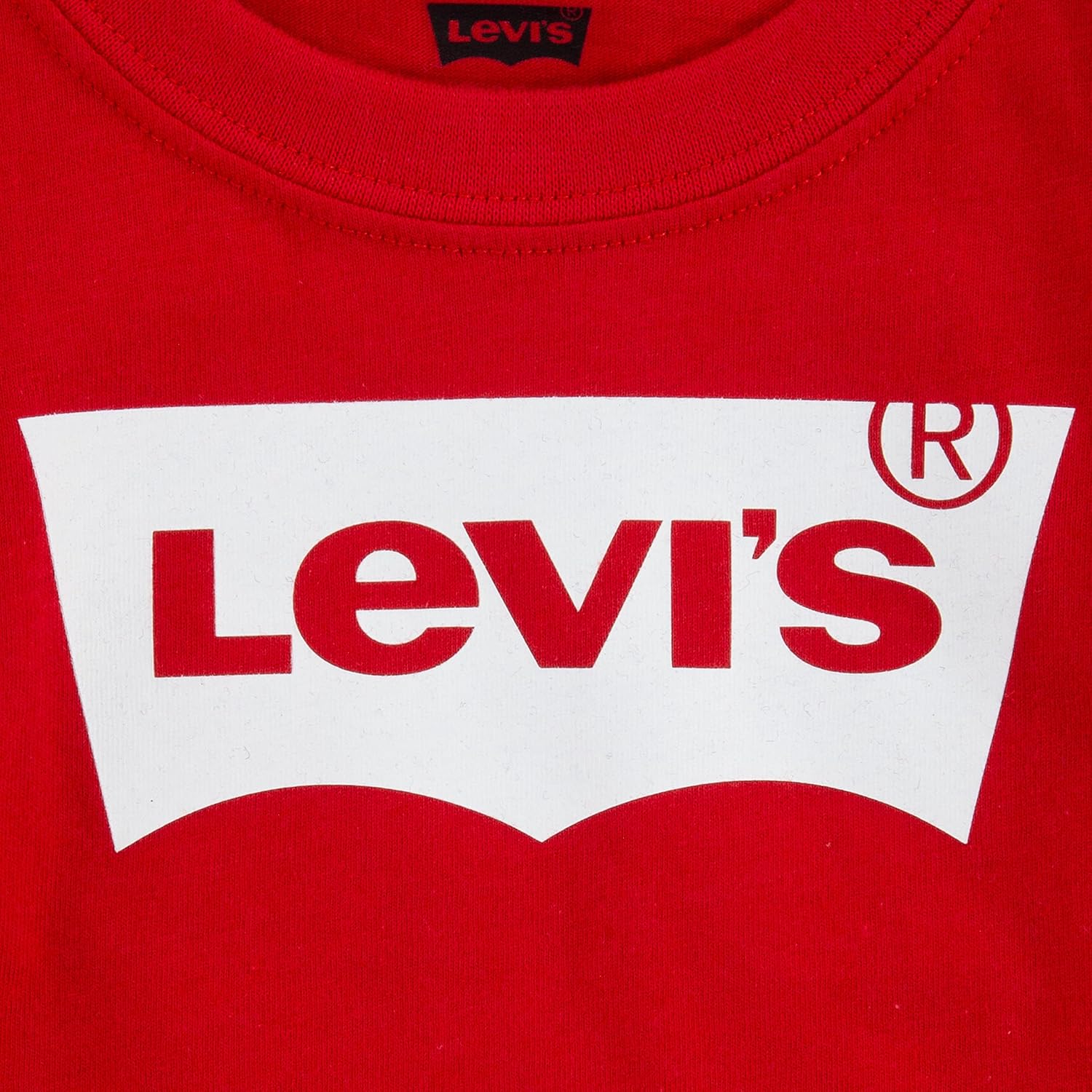 Detalle de Levi’s Boys Batwing Tee Boy : un t-shirt garçon confortable à détails Levi’s