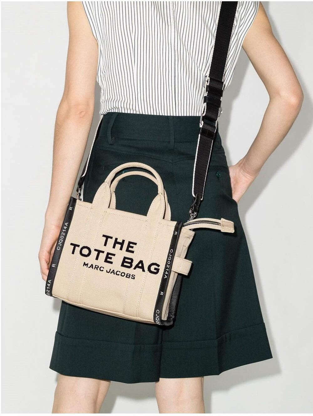 Detalle de Marc Jacobs Le petit sac fourre-tout : petit sac du quotidien, pratique et modulable