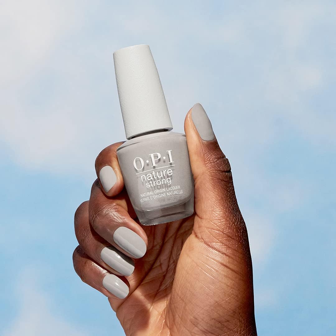 Detalle de OPI Nature Strong vernis à ongles gris vegan à tenue jusqu’à 7 jours