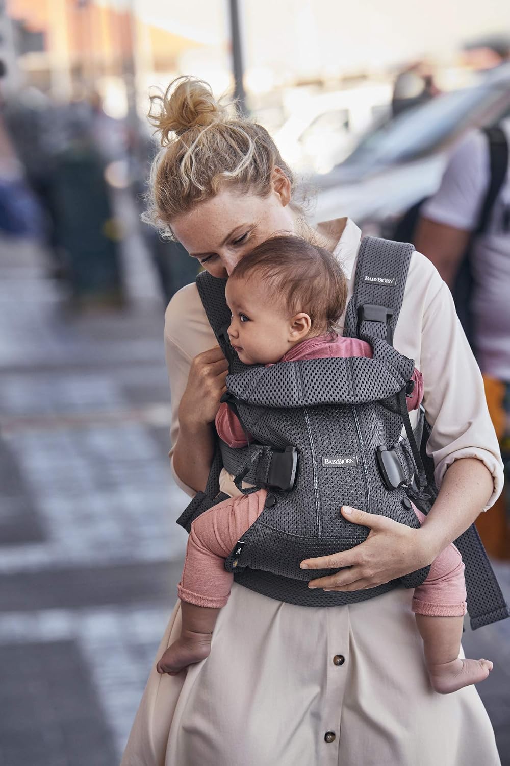 Detalle de BabyBjörn Porte-bébé One Air Mesh 3D – Anthracite